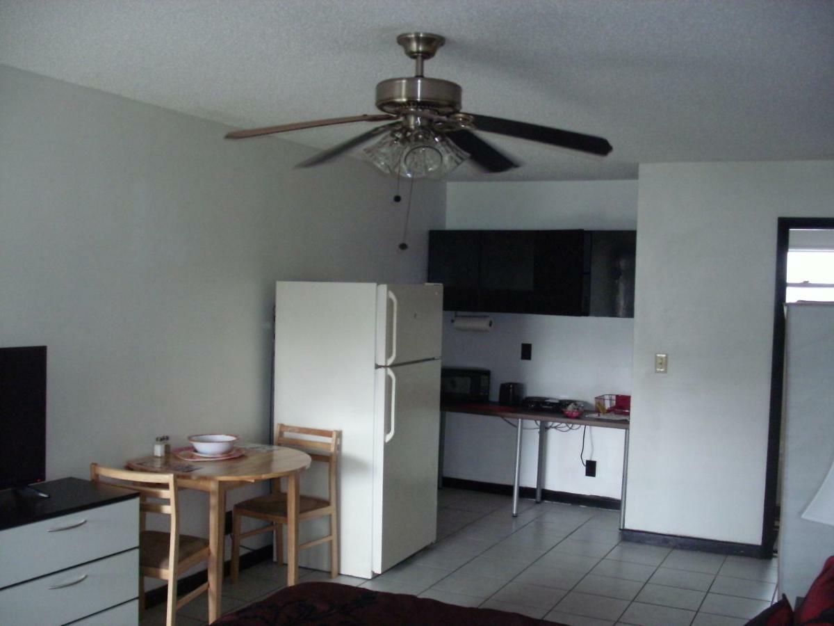 Newly Furnished Large Clean Quiet Private Unit Apartment Fort Lauderdale Exterior photo